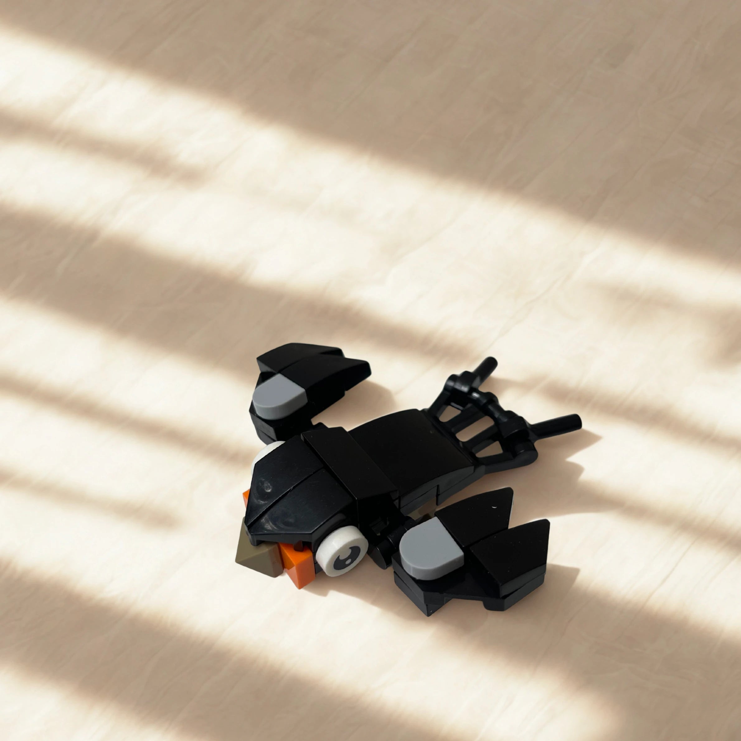 Real Time image of the Swallow building block toy.