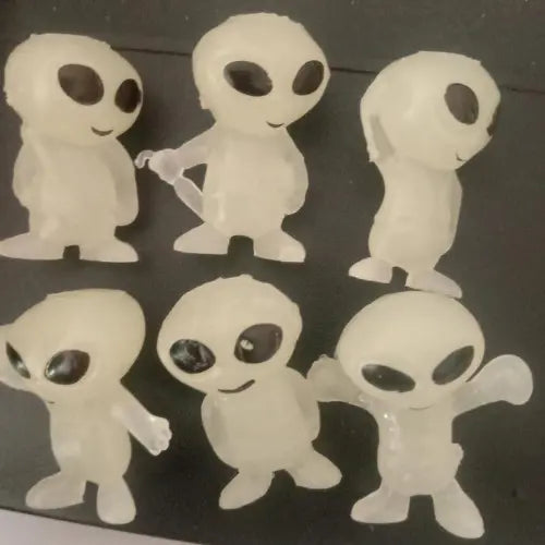 multiple Glow-in-the-dark-Elves