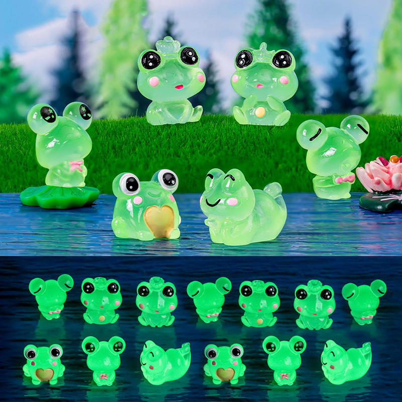 Miniature Glow Cute Resin Frog (1pc)